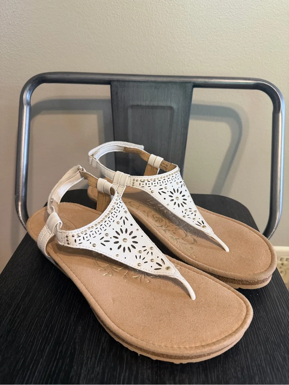Aetrex Evelyn White Laser Cut Comfort Sandals Size 8